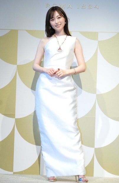 福原遥【撮影：小宮山あきの】