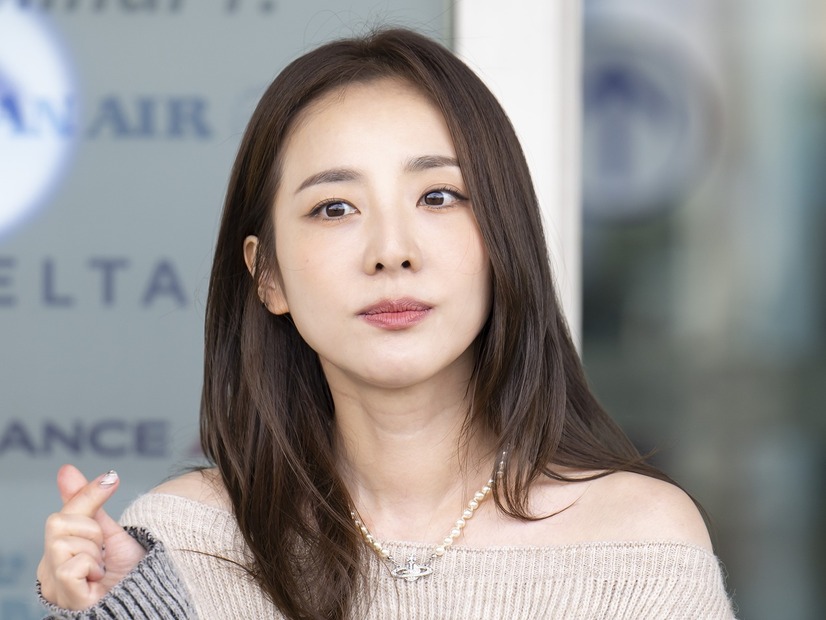 メンバーからの“名指し麻薬投稿”が波紋を広げるなか…2NE1パク・サンダラ、所属事務所と契約終了していた