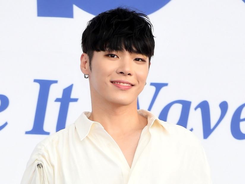 薬物取引現場の映像で物議も…5日後にコンサートを控えた状況で突然この世を去った韓国歌手、1周忌