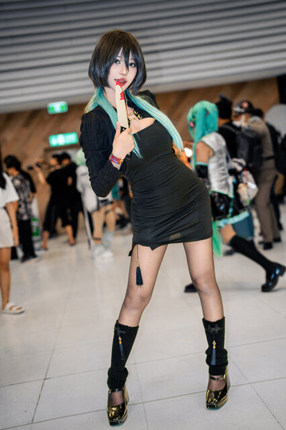 虚「極楽街」／elle（Instagram：mfn.__.mi）