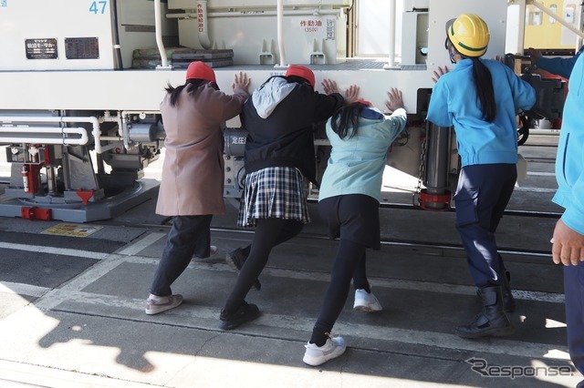 西武鉄道保線車両モーターカーを回転させる！