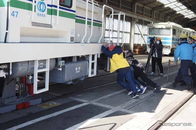 西武鉄道保線車両モーターカーを回転させる！