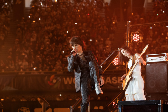 Netflix大会応援ソング 稲葉浩志「タッチ」東京ドームパフォーマンス