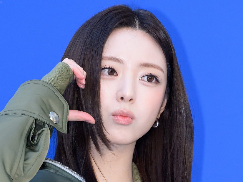 ソロでも強すぎる…ITZY・ユナ、圧巻ビジュアルでデビュー秒読み　『Ice Cream』新コンセプト追加