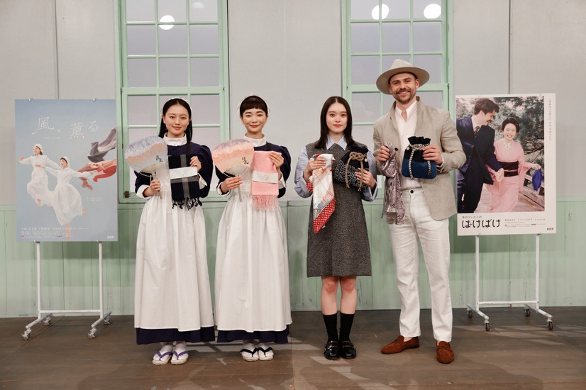 連続テレビ小説バトンタッチセレモニーの様子（C）NHK