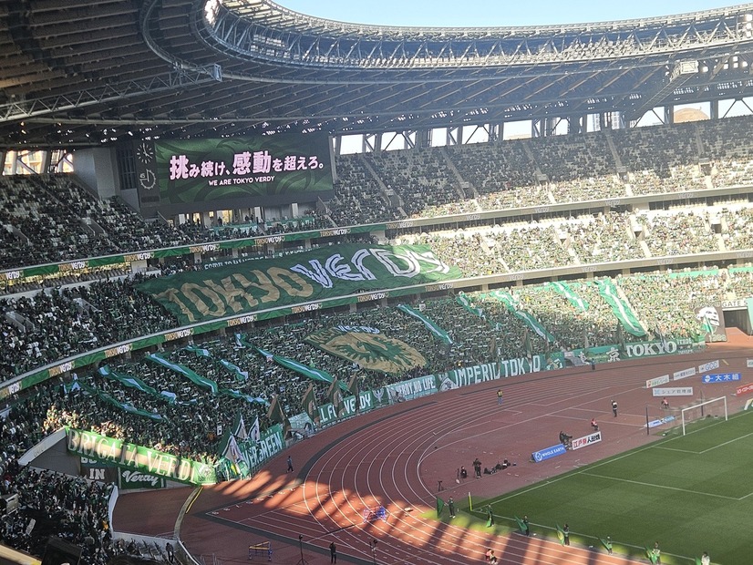 【Jリーグ国立DAYを行く】聖地を支配した“緑の規律”。東京V、浦和を封じた「組織の美学」