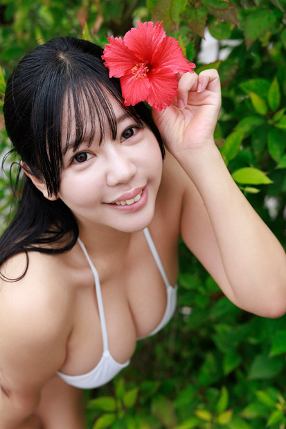 撮影:日暮翔 ヘアメイク:海瀬志津奈・塩田結香(JULLY) スタイリング:沼田美咲