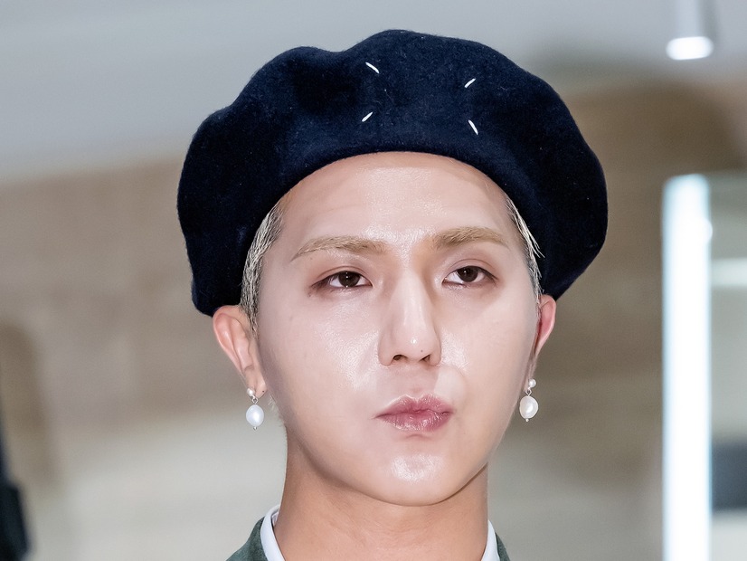 “兵役不正”疑惑で懲役刑の可能性も浮上した韓国アイドル、裁判延期後のイベント出席に非難の声