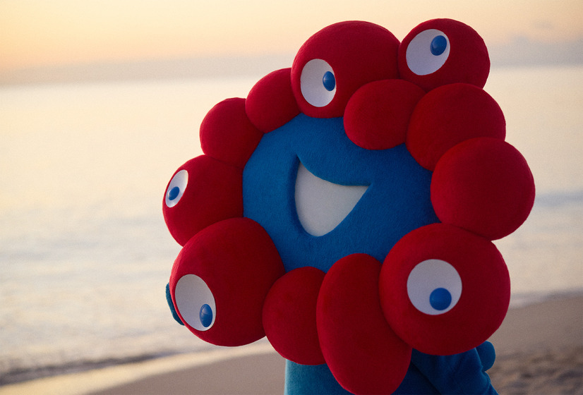 ミャクミャク1stグラビア写真集『I myaku you.」』（C）フェリシモ出版