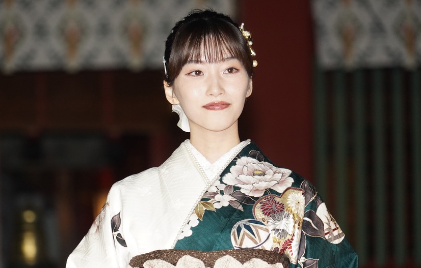 片岡凜【写真：竹内みちまろ】