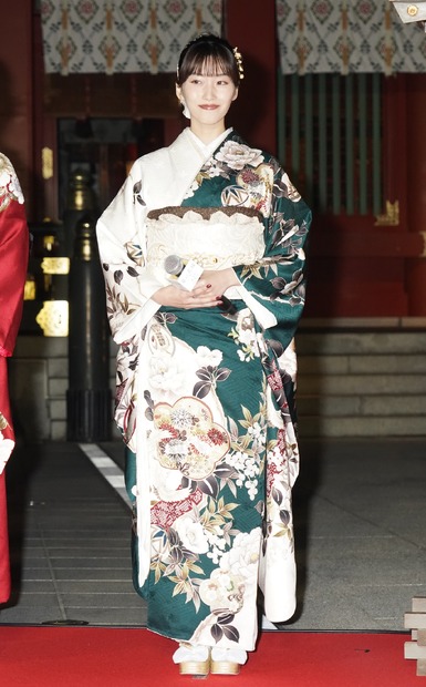 片岡凜【写真：竹内みちまろ】