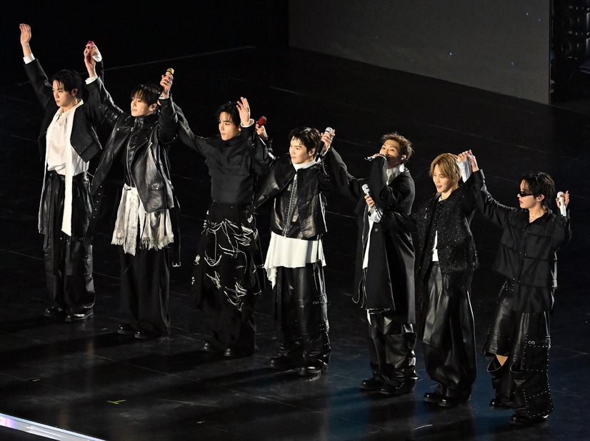 「彼らが崩れ落ちる音」BTSの新アルバムに酷評レビュー　背負わされた“韓国の誇り”は重すぎたのか