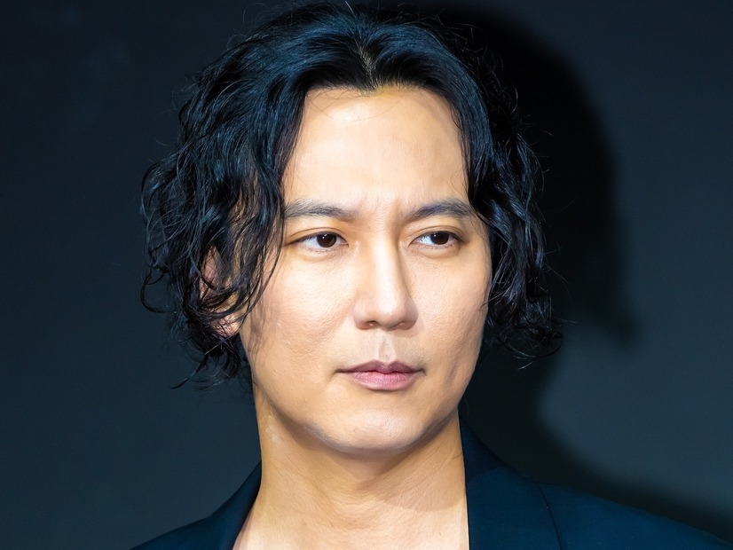 「娘を誘拐した？」保護者驚愕の“6時間ファンミ伝説”を持つキム・ナムギル、歌手デビューに熱視線