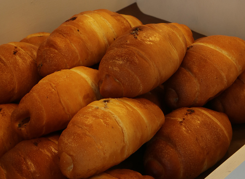 トリュフ塩パン(380円)