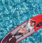 沢尻エリカ、サーフボード上でくびれ＆美脚披露！約20年ぶりの写真集『DAY OFF』表紙カット公開 画像