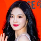 えっ、布がない…？aespa・ニンニン、後ろ姿が衝撃の“大胆衣装”で視線強奪「ヤバイ」「あかーん！」 画像