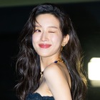 「ほぼ全部見えてる」衣装が話題になった女優ムン・ガヨン、“美デコルテ”あらわなドレス姿で春の女神に 画像