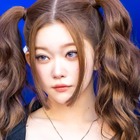 目が離せない…日本人K-POPアイドル、“ぴっちり”黒キャミ姿にドキッ「エグイです」「顔つよ」 画像