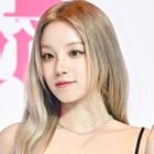 上も下も危険…ウギ、“大胆肌見せ”の黒ドレス姿に視線集中「なんてこと！」「直視できない」 画像