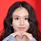 「普通に歩いとんのエグい」TWICE・チェヨン、“変装なし”で東京出没！オフショットに驚きの声 画像