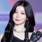 下げすぎじゃない？日本人K-POPアイドル、大胆“腰見せファッション”に視線集中「きゃー！」 画像