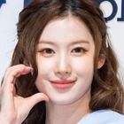 TWICE・サナ、人気アイドルとの“デート”を自慢！密着2ショットに反響殺到「すごい」「かわちい」 画像