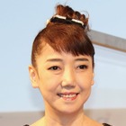 太田光代、顔の左側に大きなガーゼ！「とんでもない事態に見舞われている」 画像