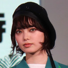 平手友梨奈、初アルバム受け取る動画公開！自然な笑顔にファン歓喜 画像