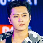 ENHYPEN・ジェイ、雨の中でも際立つ“洗練ビジュアル”…クールな眼差しでファンを魅了！ 画像