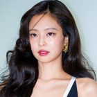 ブラトップ姿で見せた“完璧ボディ”…BLACKPINK・ジェニー、肌見せ衣装に視線集中「気絶しそう」 画像