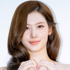 TWICE・サナ、“女神”と見紛うほどの美貌…きらめくマーメイドドレスでイベントに参加 画像