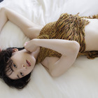 生駒里奈、“芸能生活15周年”を記念した写真集『ルリカケス』が発売！挑戦的なシーンも収録 画像