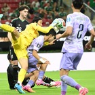 失点関与の若手DFを慰める姿も。韓国GKキム・スンギュが痛恨敗戦に自責の念「上手くやっていても、一度のミスで評価が変わる」【北中米W杯】 画像