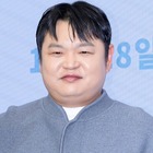 『愛の不時着』『涙の女王』出演俳優（44）、パパになる日が待ちきれない？第1子の超音波写真を公開 画像