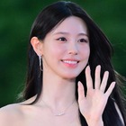 “ほぼ紐ドレス”で話題を集めたミヨン、パツパツ衣装で見せた圧巻ボディライン「心臓飛び出る」 画像