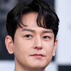 物流センターで“アルバイト”も話題に…韓国ベテラン俳優、点滴姿に心配の声集まる「健康を大事にして」 画像