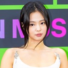 「何も着ていないのかと…」BLACKPINK・ジェニー、キワドすぎるサウナでの姿にファンも驚き 画像