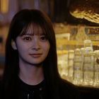 丘みどりのデビュー20周年の新曲「まだ半ば」MVにAKB48・伊藤百花がゲスト出演！ 画像