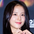 BLACKPINK・ジス、日本人デザイナーの個展を訪問！お茶目な笑顔の“和やか2ショット”が話題 画像