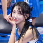 デカすぎて今にもこぼれ出そう…“豊満ボディ”際立つドレス姿に視線集中、韓国人気チアのホ・スミ 画像