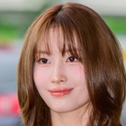 「ロックすぎる」とファン外でも話題に！TWICE・モモ、希少アイテムの封を切るも…むしろ価値上昇!? 画像