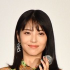 「『風』を担当いたしました」浜辺美波、「ネイチャー」テーマの東宝カレンダーの撮影完了を報告！ 画像