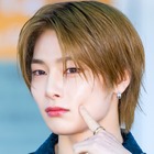 Stray Kids・I.N、シルバーヘアに大胆イメチェン！美形際立つ“短髪ビジュ”で魅了…「超似合う」 画像