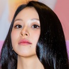 TWICE・チェヨン、2年半前に交際公表の10歳上歌手と破局か　前日にはJYPからの退所を発表 画像