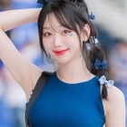 目を奪われるボリュームと魅惑の“一筋”、韓国美女チアの可憐なドレス姿に「ビジュアル爆発」の声 画像