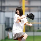 ナナニジ南伊織が雨のマウンドへ！巨人vs中日戦で始球式に挑戦 画像