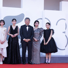 是枝監督『ルックバック』キャストがヴェネチア国際映画祭レッドカーペットに登場 画像