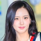 「これがメイク前だって？」BLACKPINK・ジス、ほぼすっぴんでも変わらぬ美貌…ビフォーアフターに反響 画像
