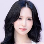 TWICE・ミナ、阪急うめだに降臨！キュートな“認証ショット” に反響「ミナが2人?!」「聖地巡礼しなきゃ」 画像