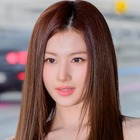 ボリューミーでふわふわ…TWICE・サナ、迫力満点の黒ワンピ姿で漂う色香「助かるほんまに」 画像